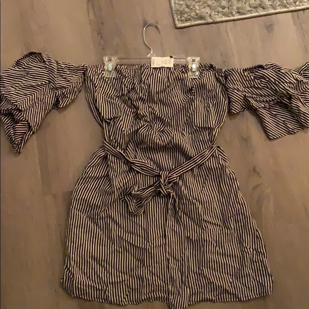 Off the shoulder dress (brand new)
